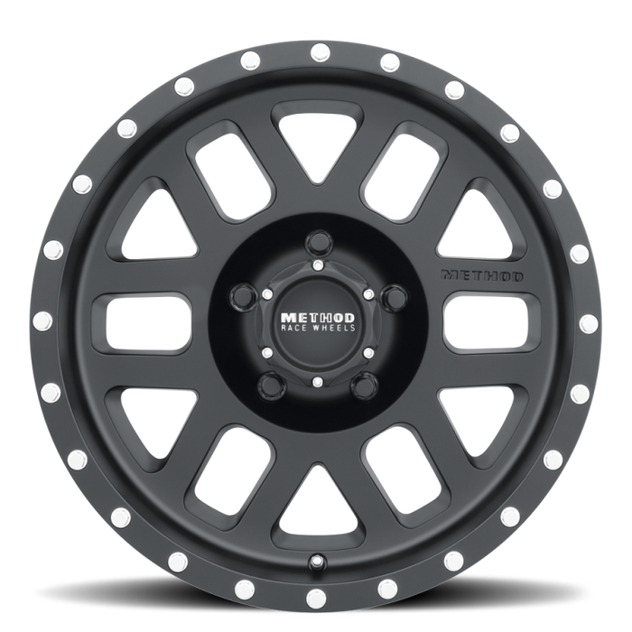 Method MR306 Mesh 17x8.5 0mm Offset 5x4.5 83mm CB Matte Black Wheel